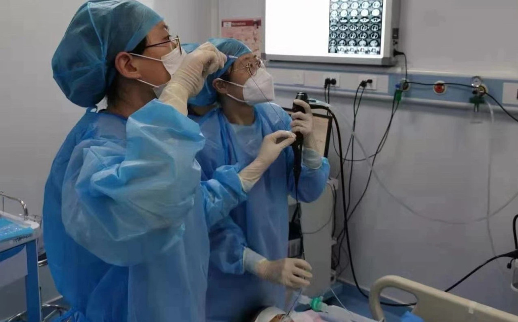 5岁宝宝一发烧都是肺炎咋回事,5岁小孩咳嗽一周开始发烧