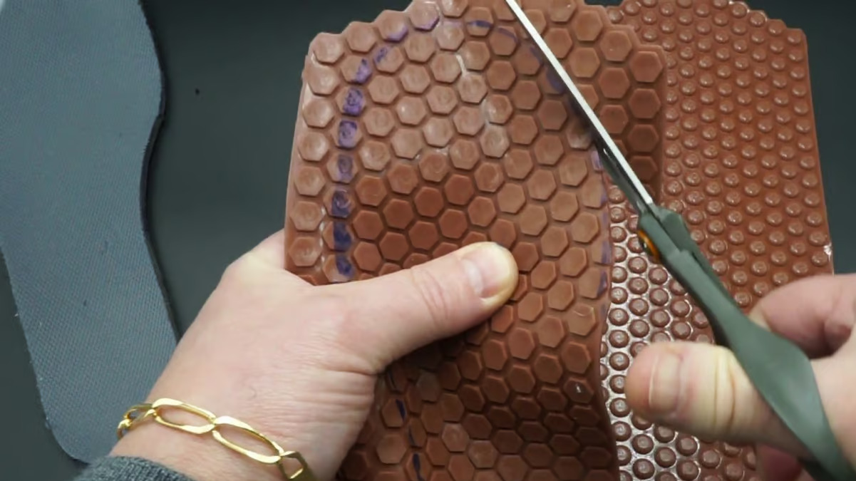 鞋垫自动加热,循环利用自发热鞋垫