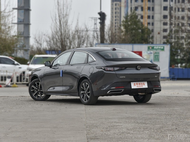 长安逸达上市售8.79万起,长安颐达新车上市四重礼