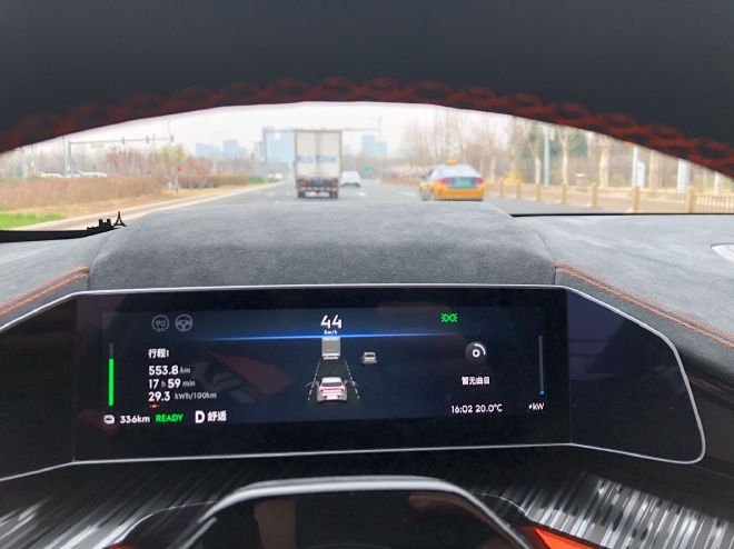 兼顾豪华与操控试驾2023款极氪001YOU版