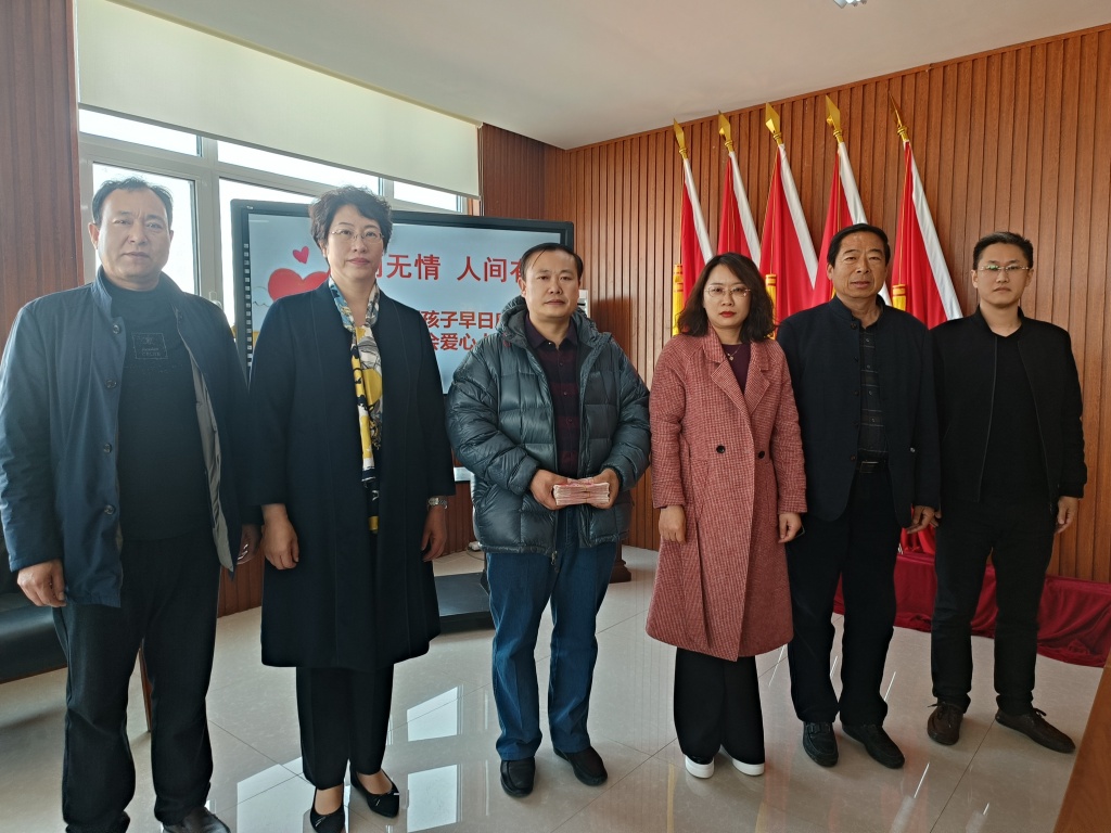 爱心人士纷纷为患病女孩捐款视频,即墨医疗事故女孩后续