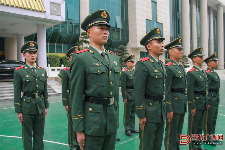 新兵学习交接哨,新兵接哨仪式图片