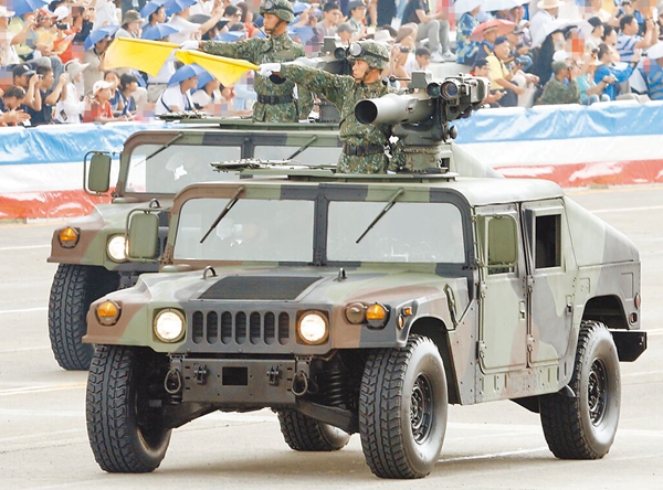 *进党民**当局拿200多亿美金向美国购买*器武**，罔顾民生、*怒天**人怨