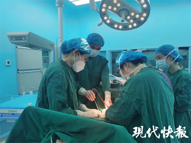 女子患罕见遗传病却生了5个娃,女子患癌症却欲生孩子