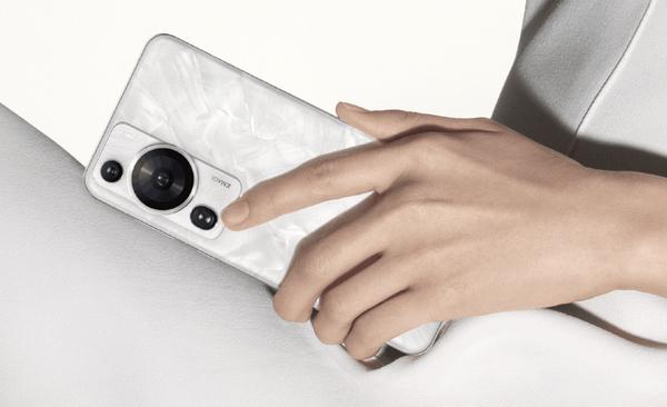 早报：荣耀或发布三种形态的折叠屏华为苹果销量对比