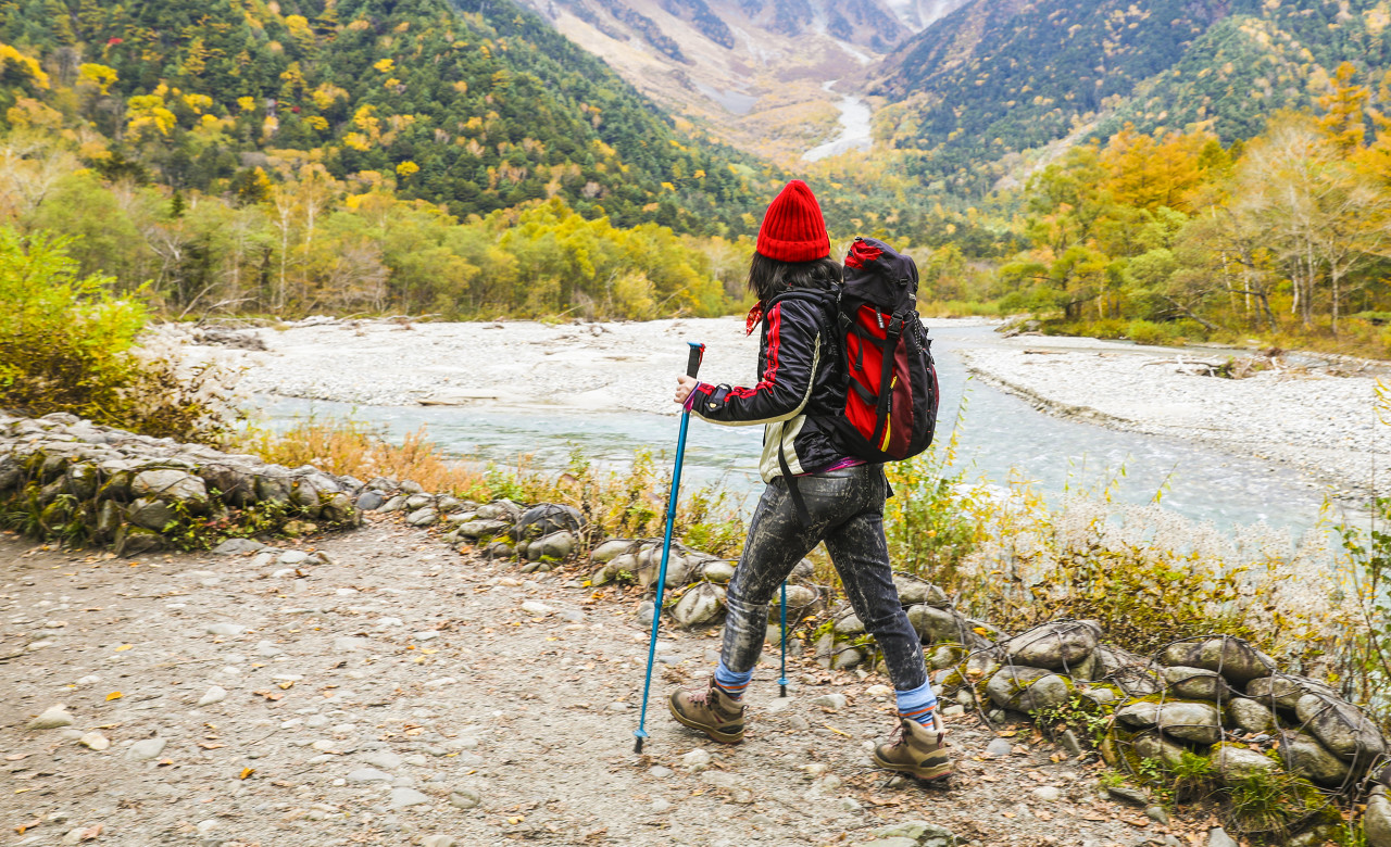 徒步运动爆火出圈！如何才能玩得更加安全畅快？复合型人才建设迫在眉睫