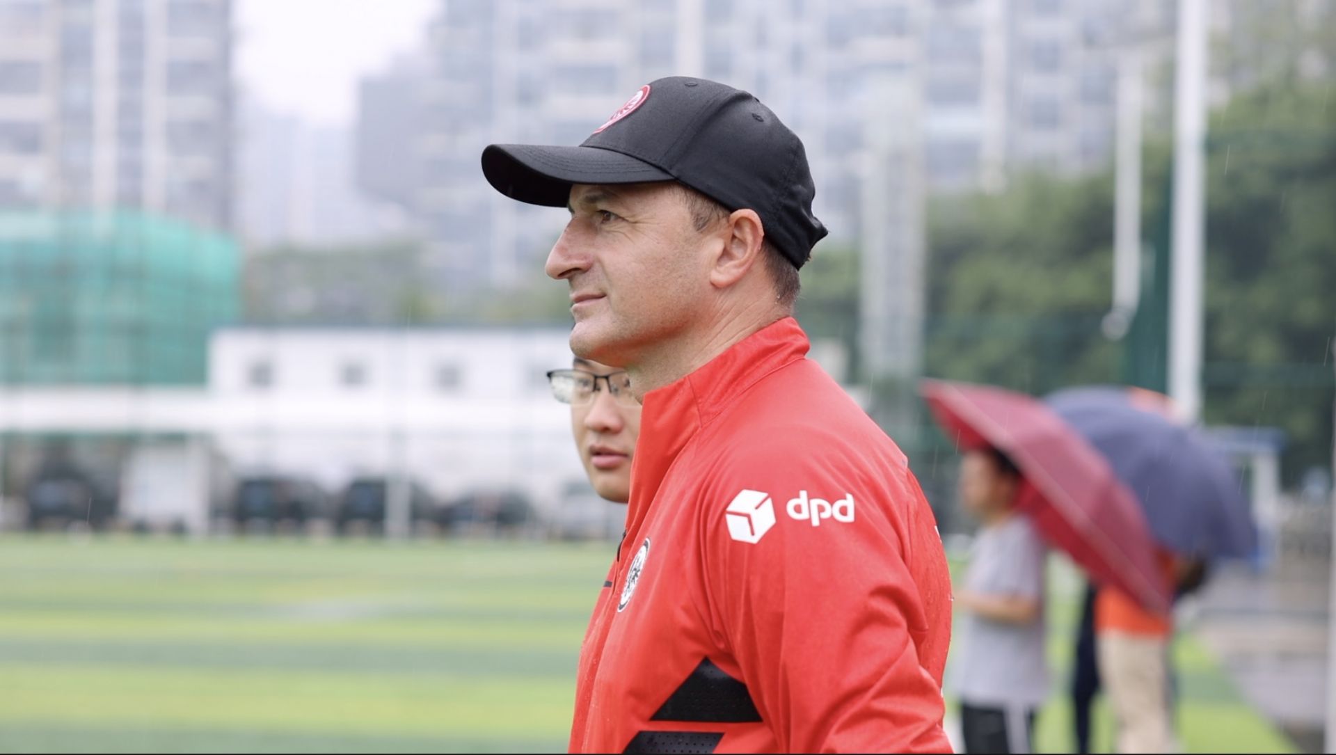 大梅沙景区救人,大梅沙老外救人