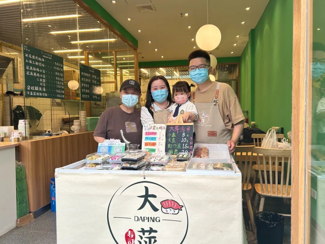 武汉宝妈用一块钱租到了82平门面，单月营业额达到1.5万