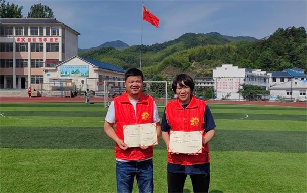 爱心公益行走进乡村,博爱之花