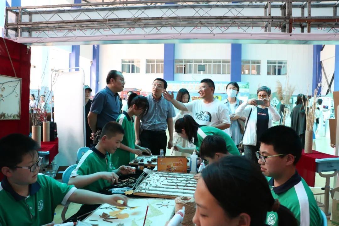 “艺”彩纷呈-美益求美 2023年烟台市中小学生校园艺术节美术工作坊展示活动（龙口市专场）掠影