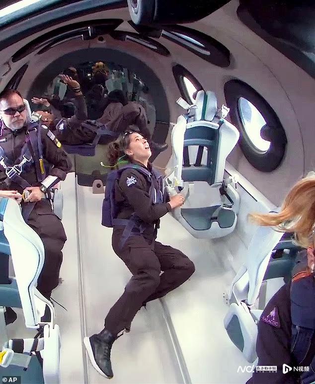 维珍银河首次太空之旅,维珍银河将第一批客户带入太空