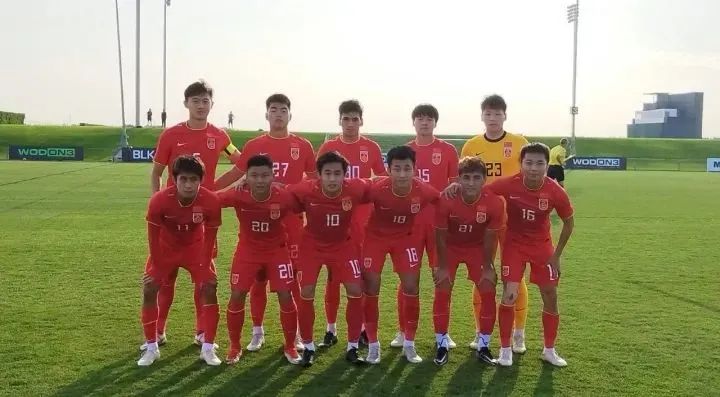 中国男足亚运队1-3不敌韩国队,中国男足亚运队与韩国比赛