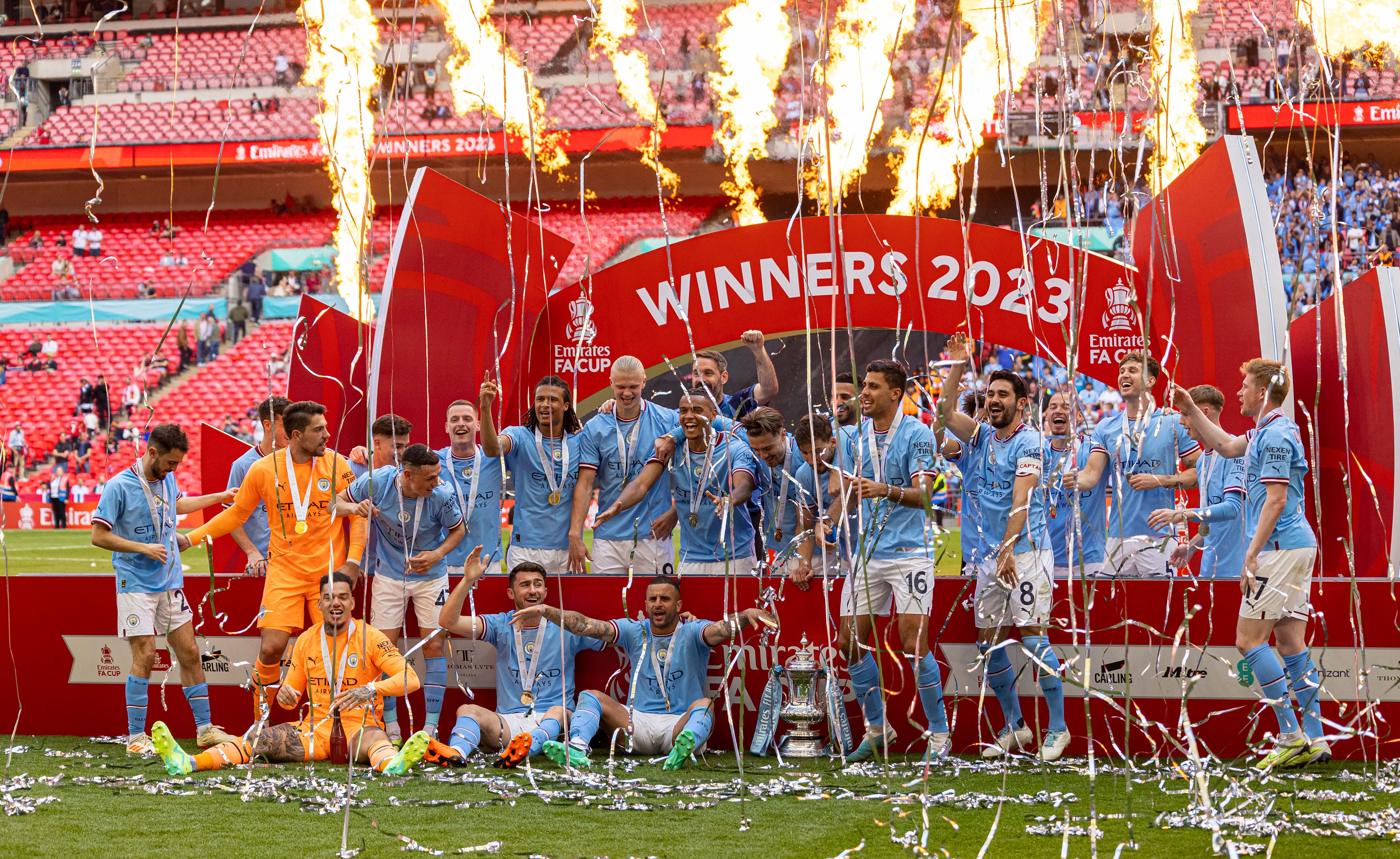 （体育）足球——英格兰足总杯：曼城夺冠