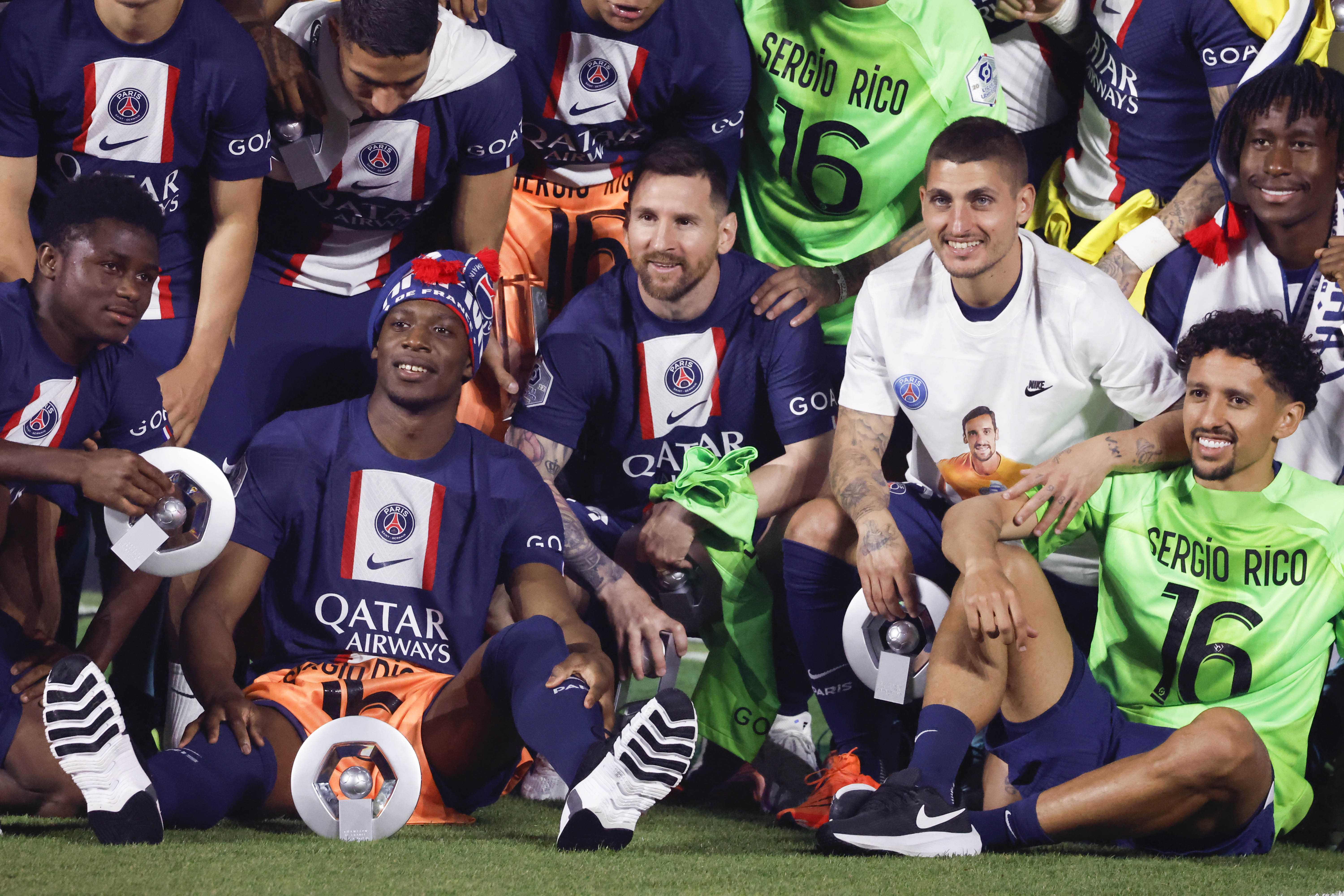 （体育）足球——法甲：巴黎圣日耳曼夺冠