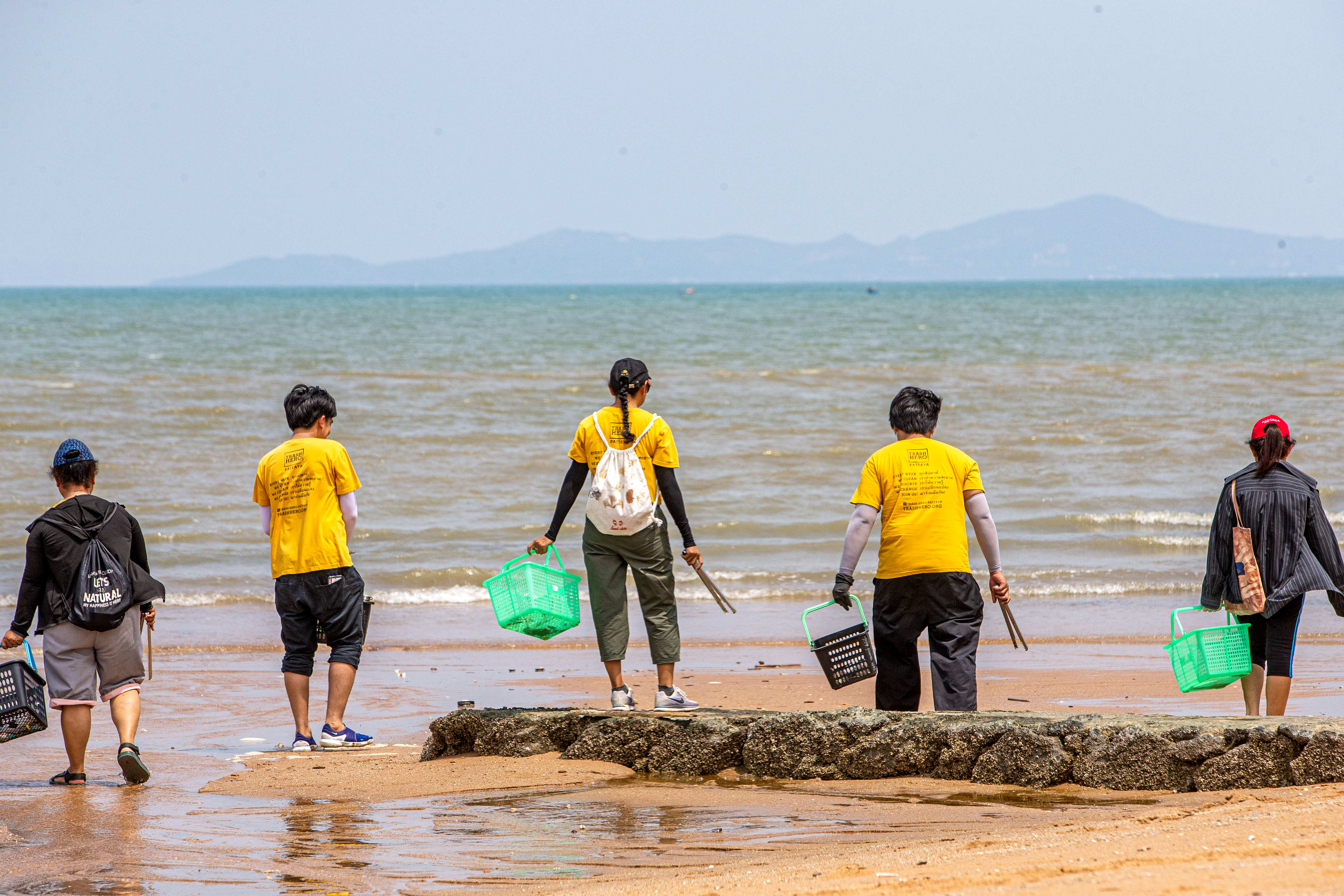（国际·图文互动）通讯：泰国环境卫士向海洋垃圾“宣战”