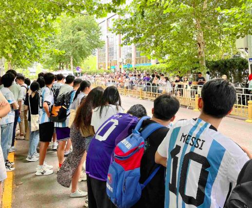 梅西被迫宅在酒店内,梅西回应被迫宅酒店中