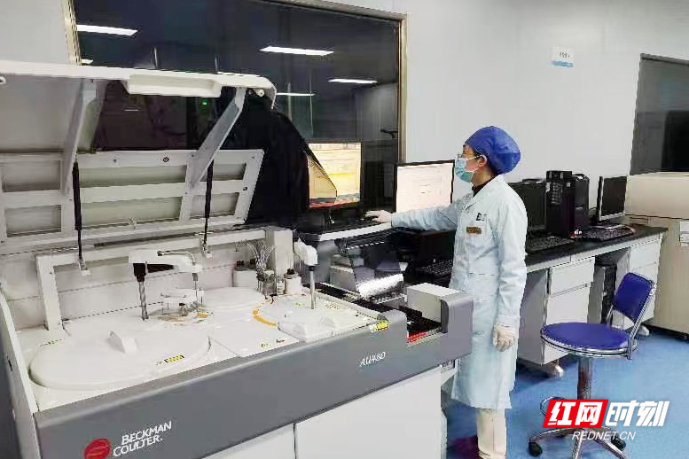 世界献血者日无偿献血让爱延续,热烈庆祝第十八个世界献血者日