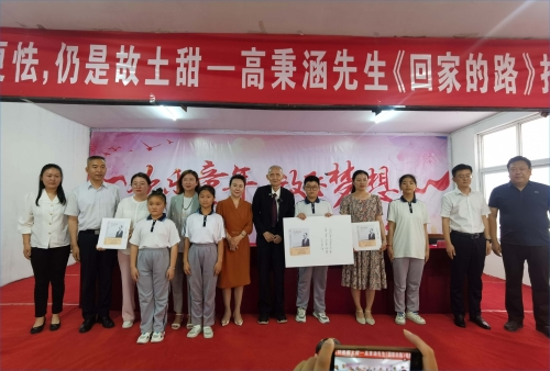 88岁台湾老兵送战友,山东籍台湾老兵带战友骨灰回大陆