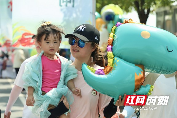 视频丨大通湖区：“虾”日美食金盆龙虾美食品鉴会火热开幕