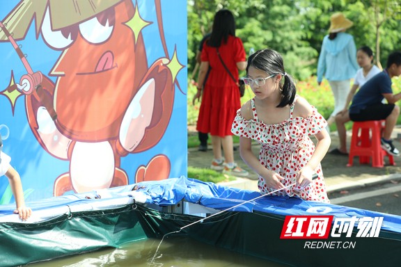 视频丨大通湖区：“虾”日美食金盆龙虾美食品鉴会火热开幕