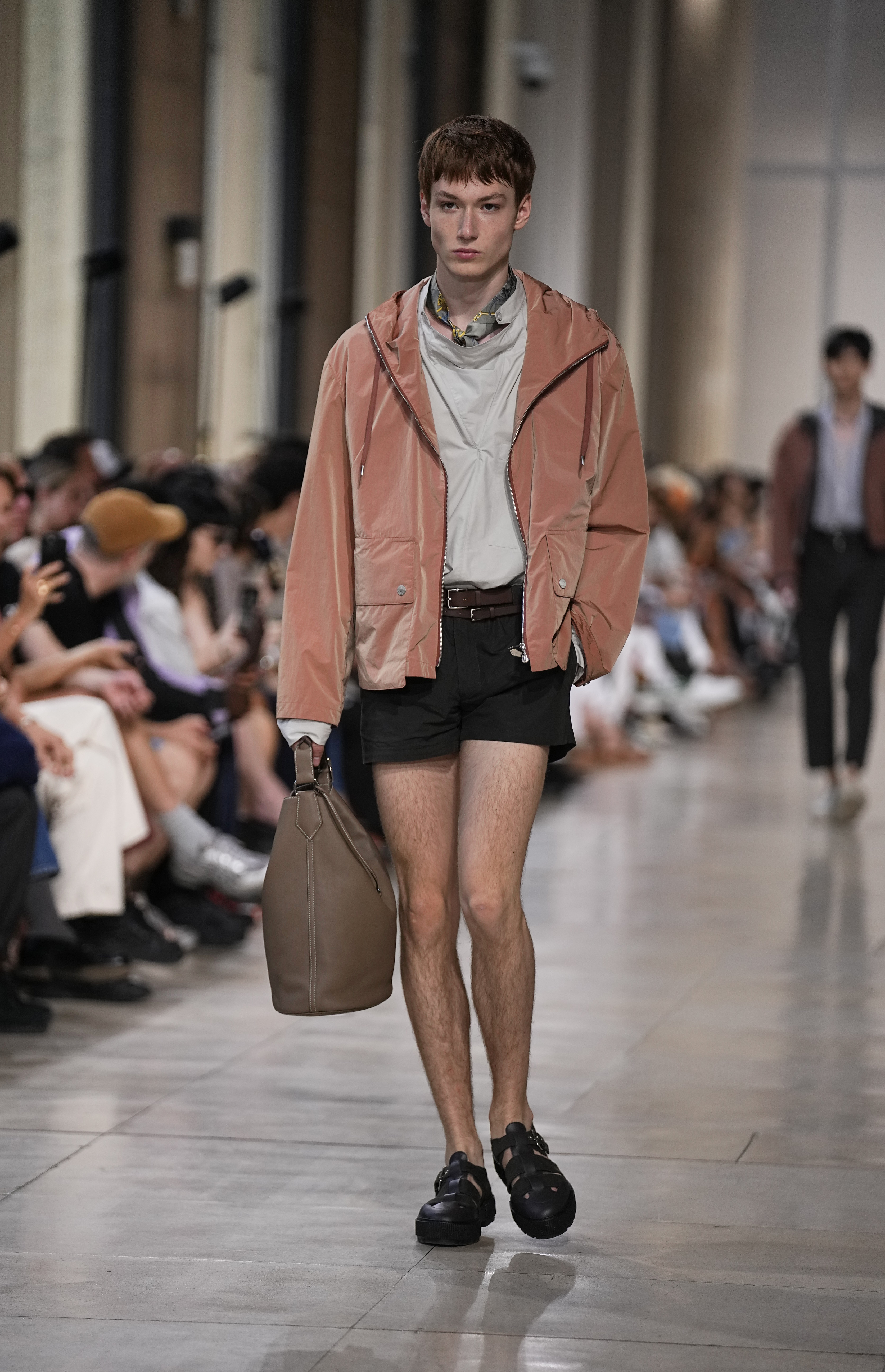 巴黎时装周爱马仕品牌时装秀,爱马仕服装巴黎时装周图片