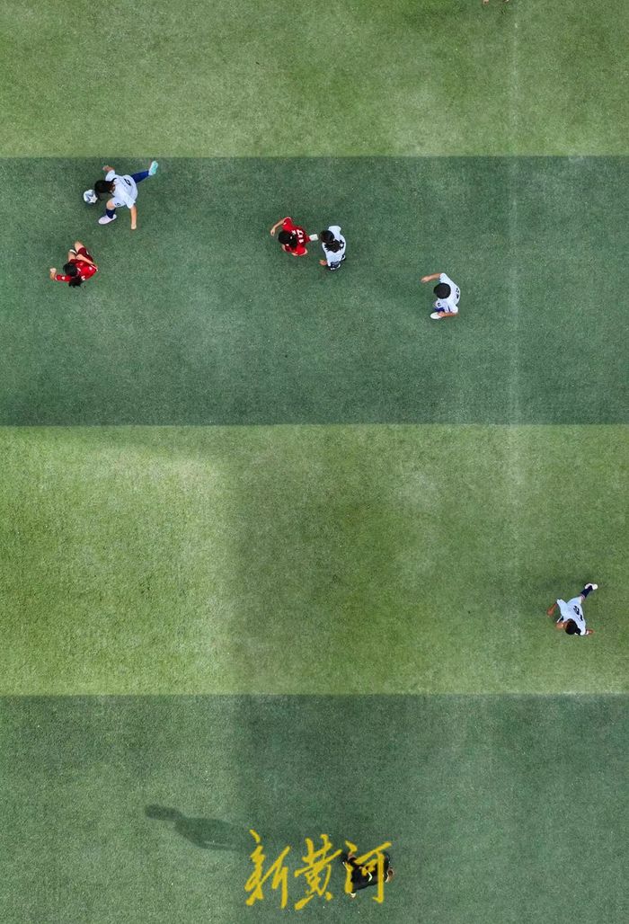 最美主场,小学女足足球比赛