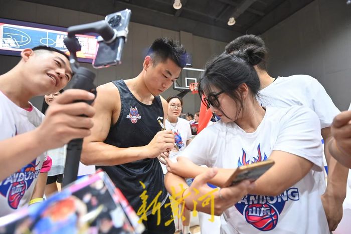 高诗岩陶汉林续约山东男篮,这就是灌篮山东队vs追梦队陶汉林