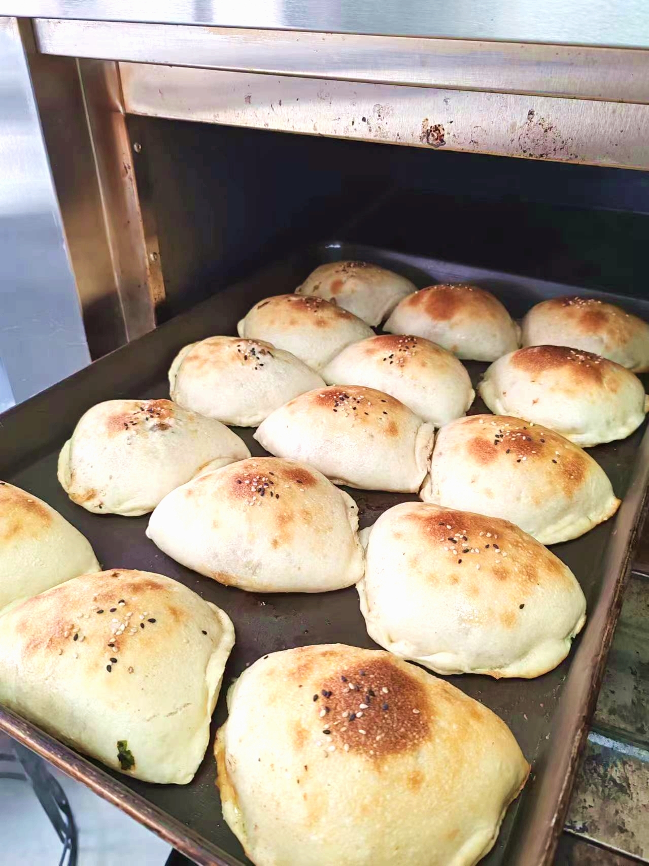 喜膳园鹰城牛皮火烧,鹰城喜膳园牛皮火烧