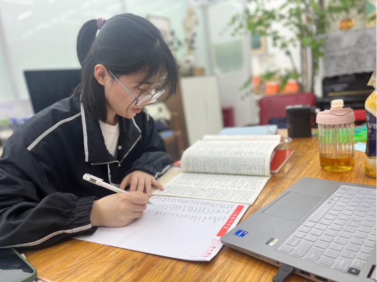 大专生可以报考上海交大研究生,中职生逆袭上海交大研究生