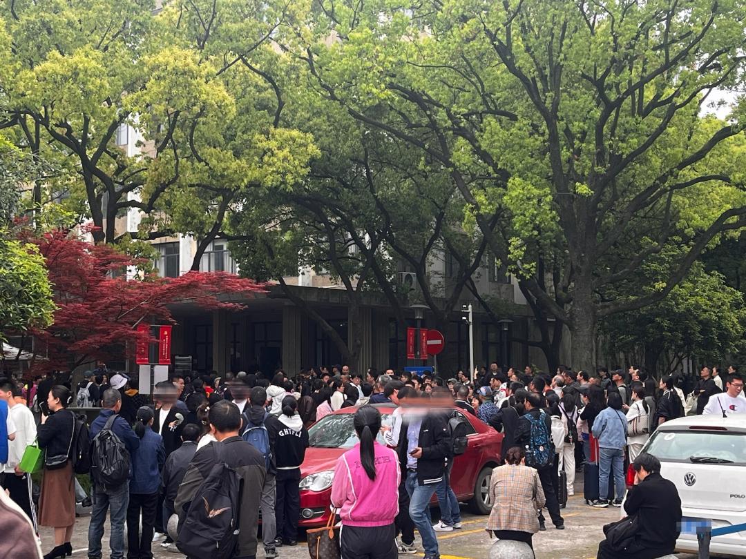 上午考一所,下午考一所!浙江高三生今天“赶场”忙,30所大学本周集中开考